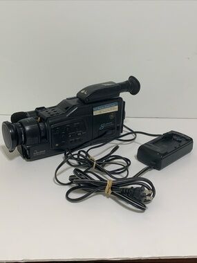 Vintage GE CG812 8 MM Camcorder Powers On UNTESTED